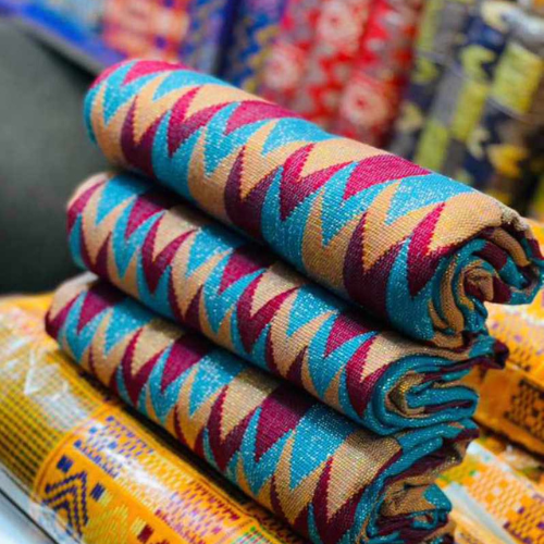 Weaving Kente cloth🇬🇭